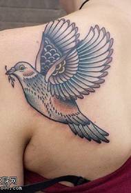 Vzor tetování ramenní pták