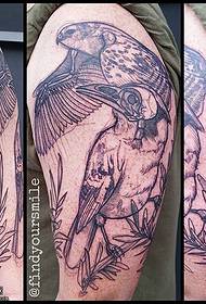 Shoulder sting bird tattoo pattern