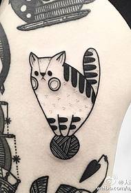 Modello di tatuaggio gattino pungente coscia
