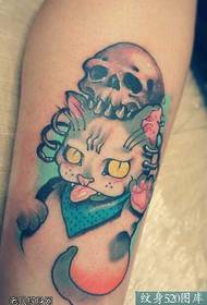 Leg color cat tattoo pattern