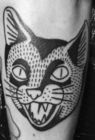 Tradicinis juodos katės galvos tatuiruotės modelis