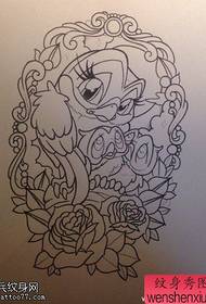 Rokopis tetovaže Owl Rose deluje s tetovažo