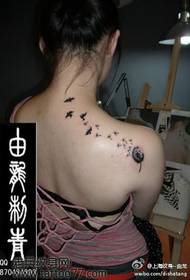 Мода популярний візерунок татуювання птаха кульбаби