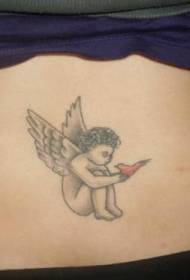 पाठीवर असलेल्या लहान पक्ष्याशी बोलत लहान देवदूताचे टॅटू नमुना