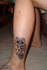 Magagandang pattern ng tattoo ng owl totem sa paa