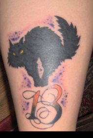 Motif floral de tatouage de chat noir