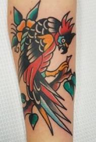 Esbós aquarel·la pintat de braç per a nens a la imatge de tatuatge ocell literari creatiu