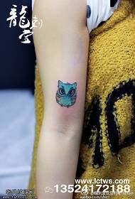 Mokhoa o mocha o motona oa tattoo oa owl