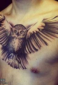 胸部猫头鹰纹身图案