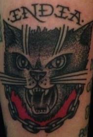 Татуировка с яростной черной кошкой и железной цепью