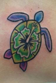 Turtle ya rangi ya mabega na muundo wa tattoo ya maua