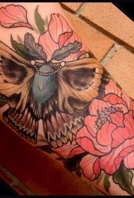 Fantastisks krāsains tauriņa un ziedu tetovējums