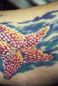 Fermoso patrón de tatuaxe de estrelas de mar vermello de cor