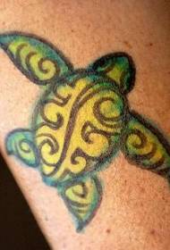 Kol rengi çok güzel küçük kaplumbağa dövme deseni