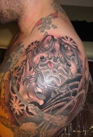 Shoulder Asian crab realistic tattoo pattern