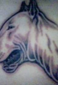 Patrón de tatuaje de cabeza de bull terrier blanco