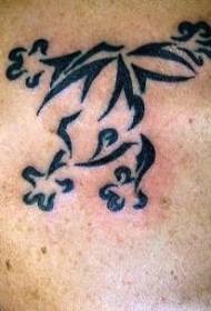 Na ramenu crni plemenski uzorak žaba tetovaža