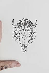 Manuskrip tatu tato bunga kepala Bull