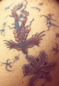 Pictiúr tattoo mistéireach hummingbird dath an ghualainn