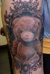 Arm teddy bear le setšoantšo sa tattoo sa tattoo