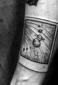 pequeno brazo Pequena foto en branco e negro do patrón de tatuaxe do sistema solar