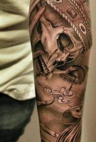 Crno-bijeli uzorak tetovaže ruku lubanje na meksičkom stilu