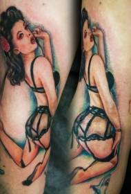 pikturë realiste e modelit të tatuazhit të një gruaje joshëse