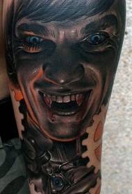 bracciu impressiunanti dipinte di mudellu di tatuaggi di uomo di vampiro