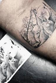 Tre realisma tatuado de familia blanka urso sur la brako
