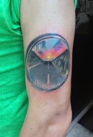 Kolor drogi ramienia z wzorem tatuażu o zachodzie słońca