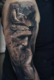bras couleur réaliste portrait de vieux tatouage homme et montagne