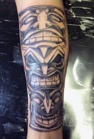 Ramię czarne różne wzory tatuaży maski plemiennej