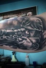 ແຂນຫຼາຍ Realistic ຮູບແບບ tattoo sniper ສົງຄາມໂລກຄັ້ງທີ II ແລະສີຂາວ