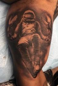 Colomba negra realista è mudellu di tatuaggi di bracciu astronautu