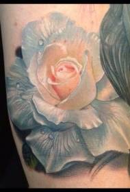 рука красивая нарисованная роза с каплей воды