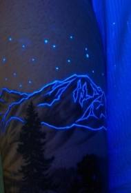 ruke sjajne fluorescentne linije koje prikazuju planine i zvijezde tetovaža uzorak