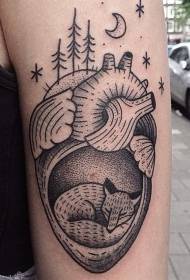 brazo fermoso duro de perforación negro raposa e patrón de tatuaxe de corazón