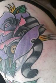 ramię zabawny wzór tatuażu lemur i fioletowa róża 13536 - wzór tatuażu realistyczny kolor pawiana awatara