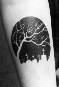 سیاہ درخت اور قبرستان ٹیٹو پیٹرن کی کالی اور سفید شخصیت کی بازو
