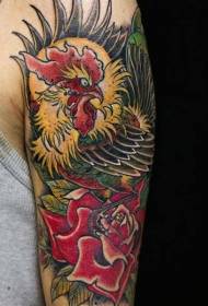 Juokingas spalvingas didelis gaidys su rožių rankos tatuiruotės modeliu