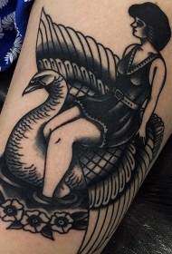 arm svart kvinna med svan tatuering mönster