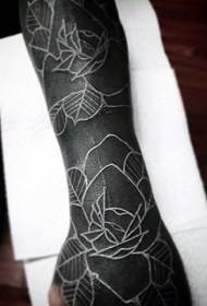 jednostavna bijela linija cvjetni uzorak za tetovažu ruku