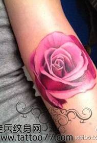 Upea värillinen ruusu tatuointi malli