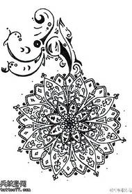Tradicionāls Nepālas stila lotosa ziedlapiņas dzeloņains tetovējums