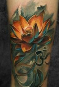 Djevojčica s bojom oslikane biljke kreativna budistička slika lotosove tetovaže