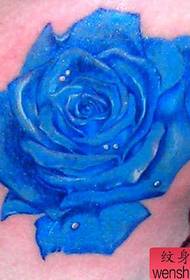 निळा गुलाब टॅटू नमुना