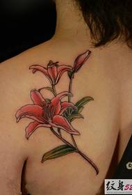 Tatuaggio di giglio frescu è puro