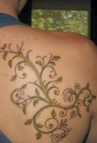 Uzorak vinske tetovaže na leđima