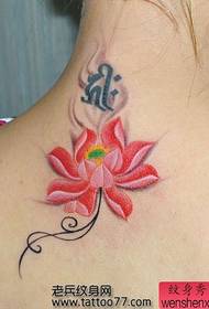 Moderan uzorak djevojke za tetovažu - uzorak lotosove tetovaže