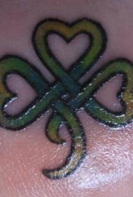 Kelta csomó szív alakú lóhere tetoválás minta